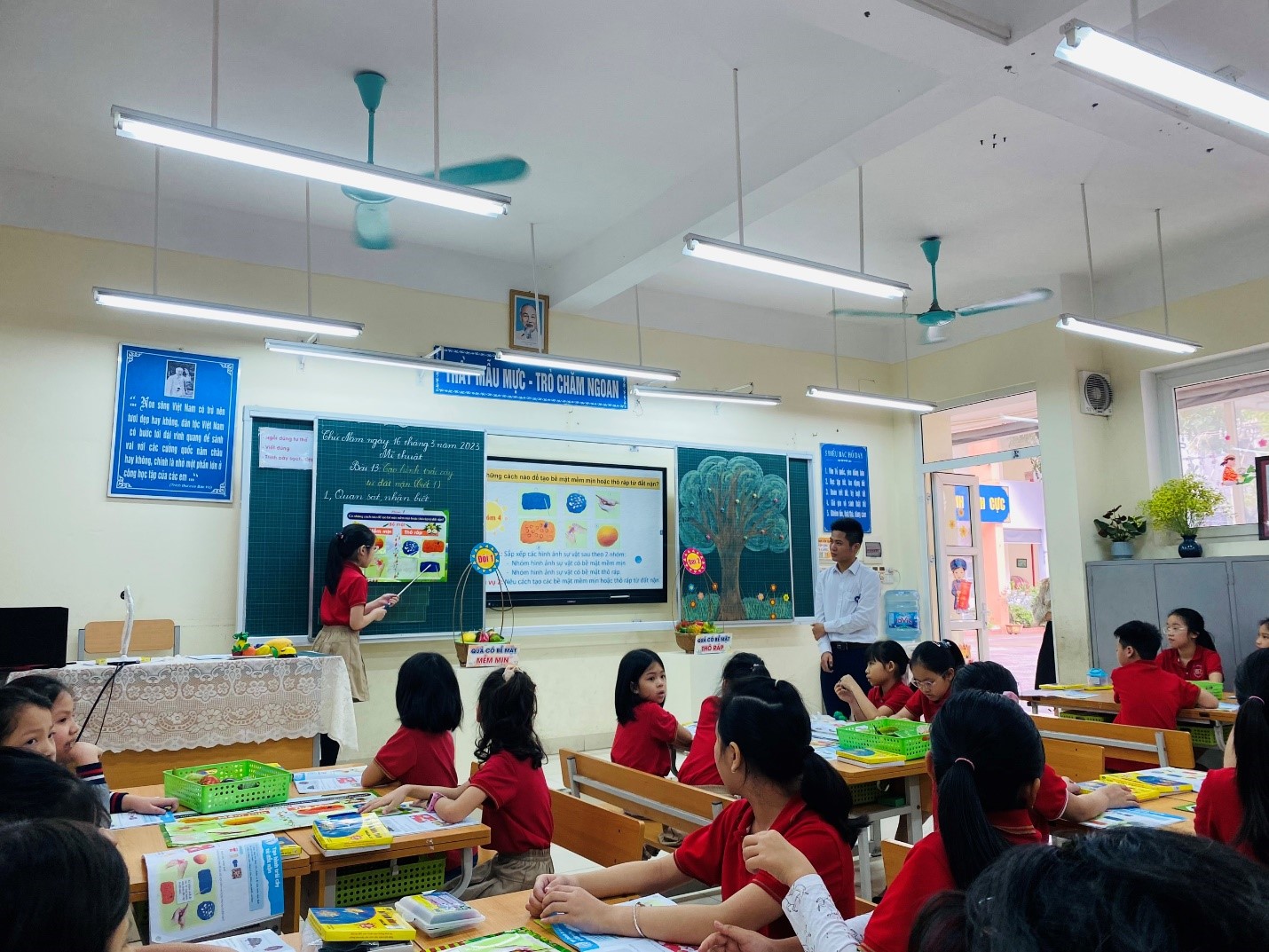 Trường Tiểu học Việt Nam – Cu Ba tham dự tiết chuyên đề Mĩ thuật do Phòng Giáo dục quận Ba Đình tổ chức.