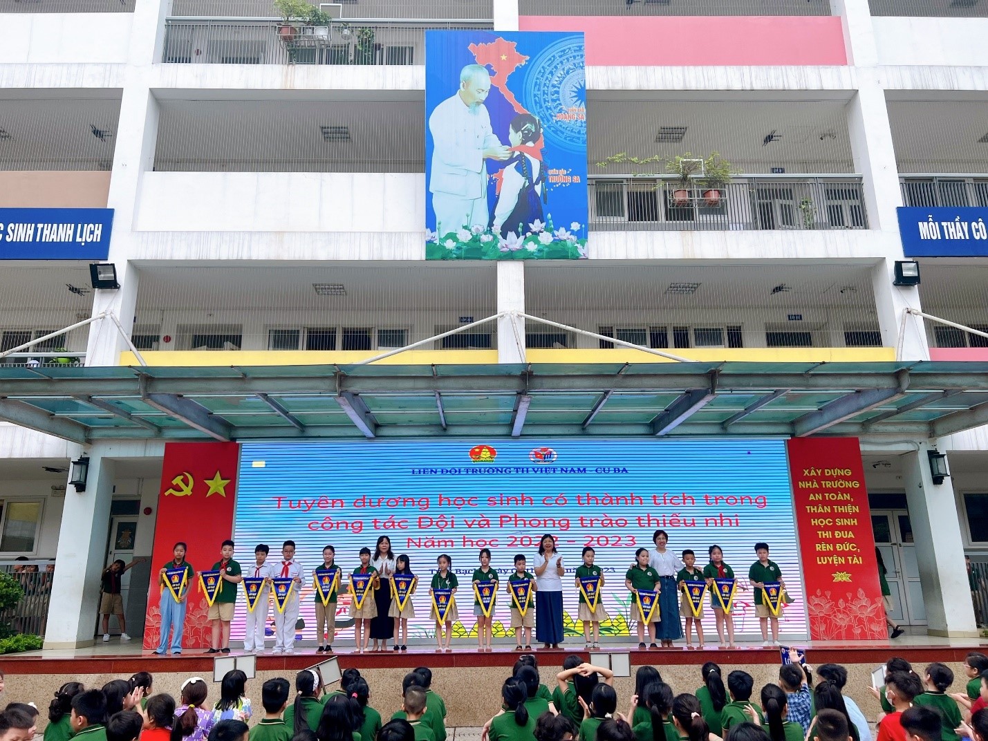 Lễ "Tuyên dương học sinh có thành tích trong công tác Đội và Phong trào thiếu nhi” - Năm học 2022 – 2023”.
