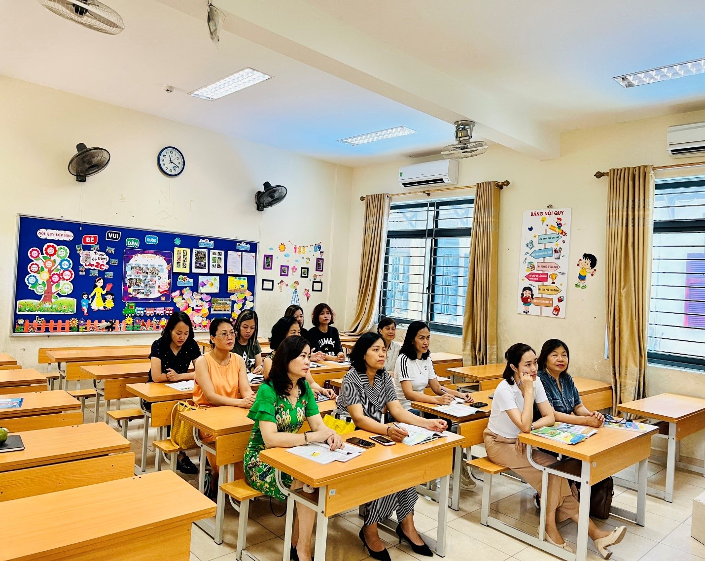Tập huấn, bồi dưỡng giáo viên sử dụng sách giáo khoa, thiết bị giáo dục theo chương trình GDPT 2018 tại trường Tiểu học Việt Nam- Cu Ba