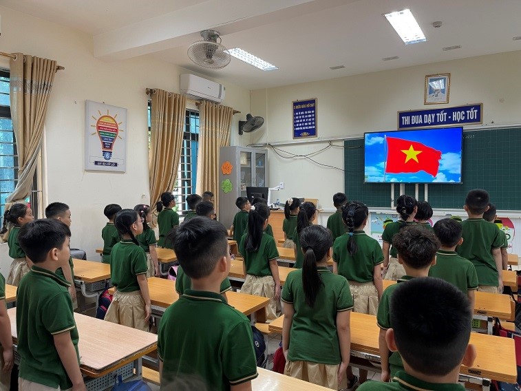 Liên đội trường TH Việt Nam – Cu Ba tổ chức sinh hoạt đầu tuần – Học nội quy trường học