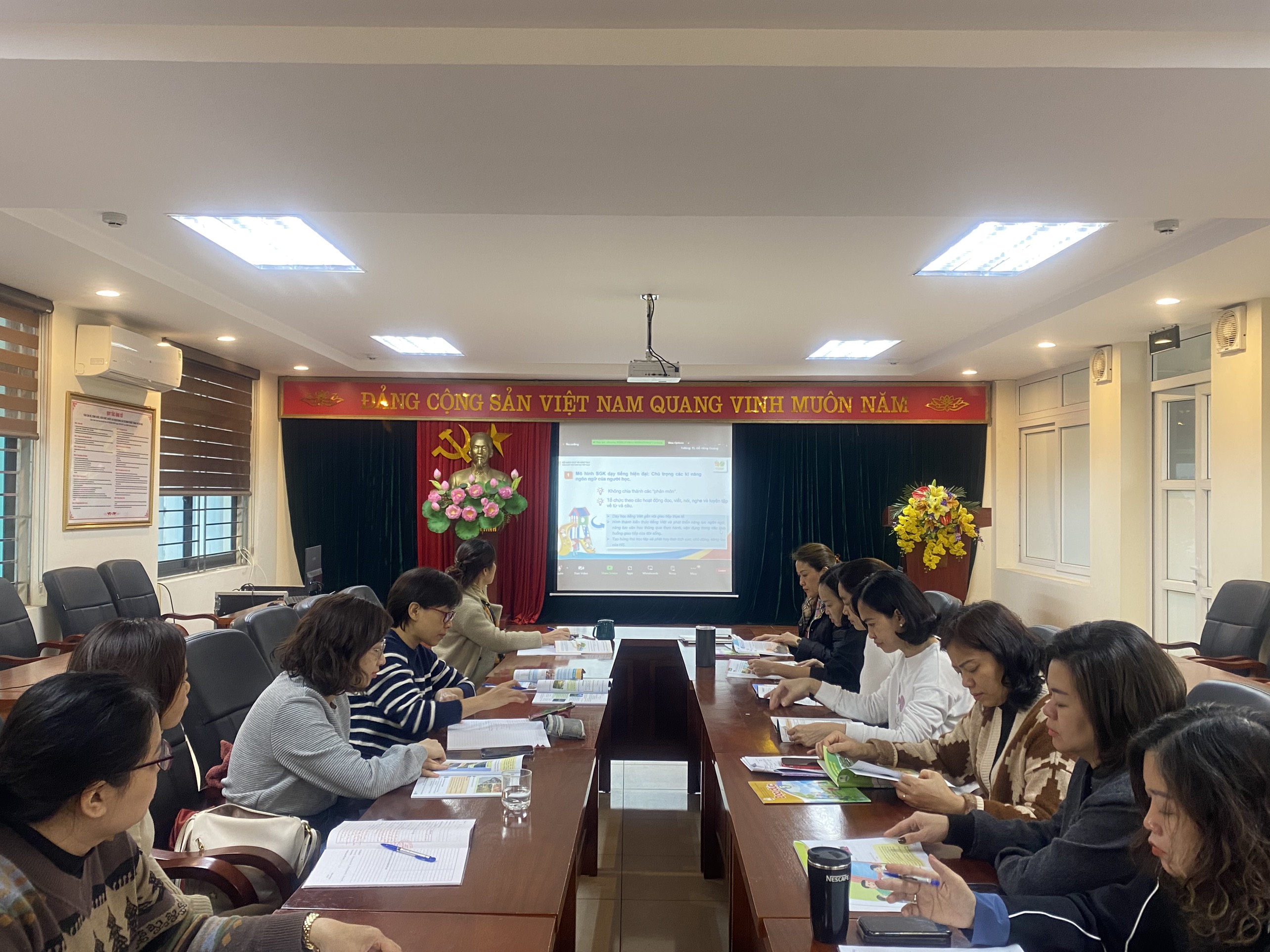 Trường TH Việt Nam - Cu Ba tham dự “Tập huấn, giới thiệu sách giáo khoa lớp 5” chương trình GDPT 2018.