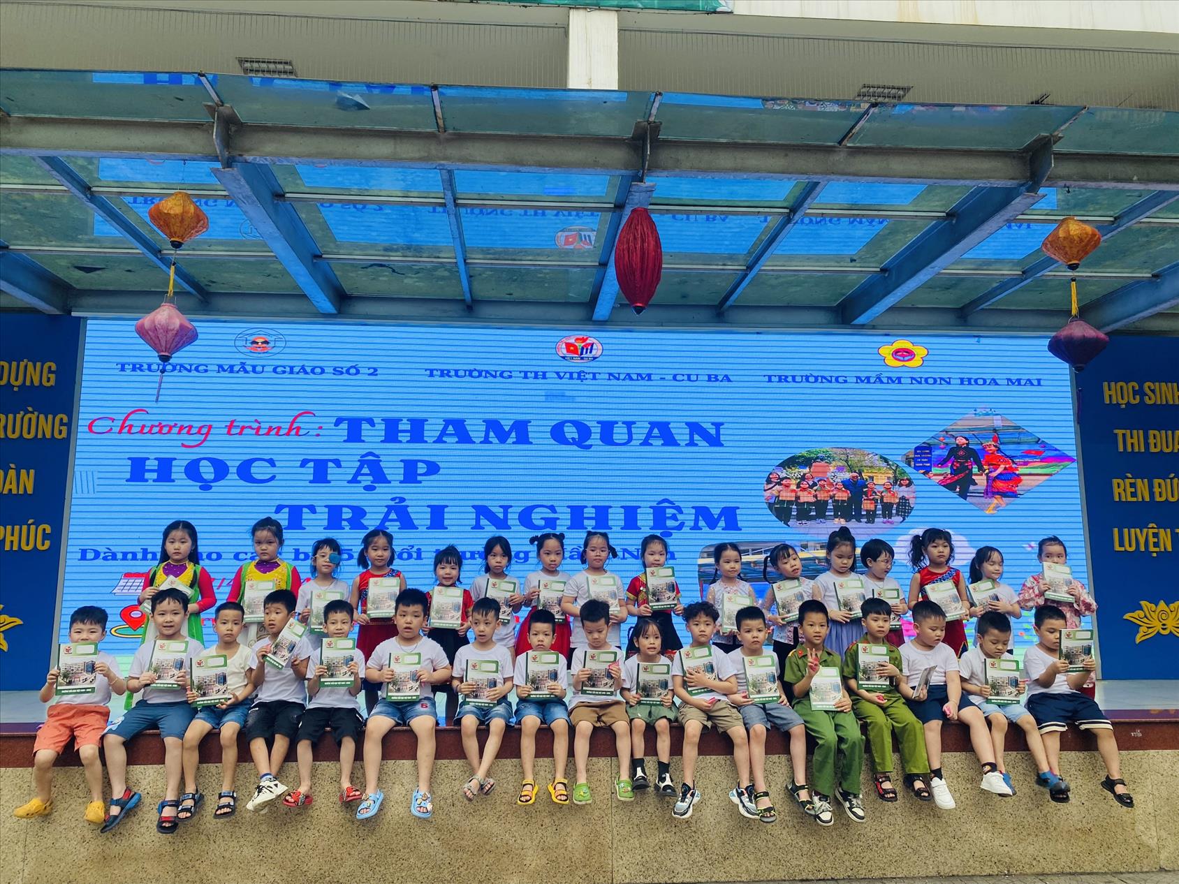 Hân hoan chào đón các em nhỏ 5 tuổi tới tham quan trải nghiệm tại  trường Tiểu học Việt Nam - Cu Ba