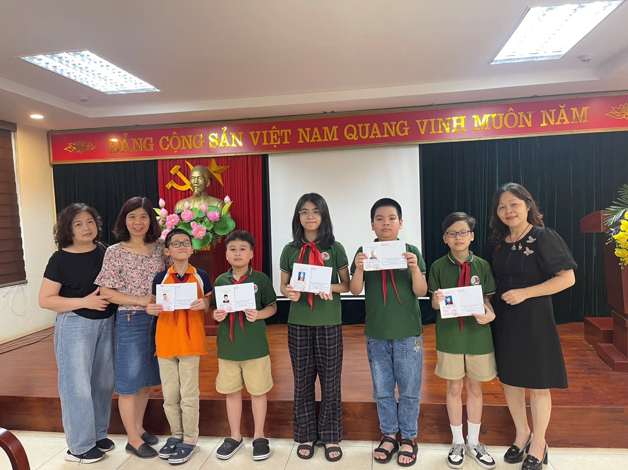 Đại diện học sinh trường Tiểu học Việt Nam - Cu Ba tham dự vòng sơ khảo kỳ thi Olympic Tiếng Anh cấp Tiểu học thành phố Hà Nội năm học 2023 - 2024